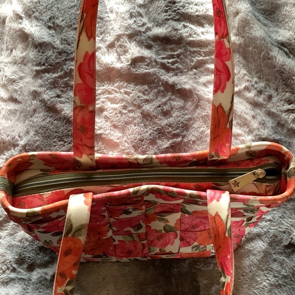 Harveys Betty Rose Large Tote - Picture 3 of 15